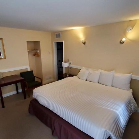 Comox Valley Inn & Suites 코트니 외부 사진