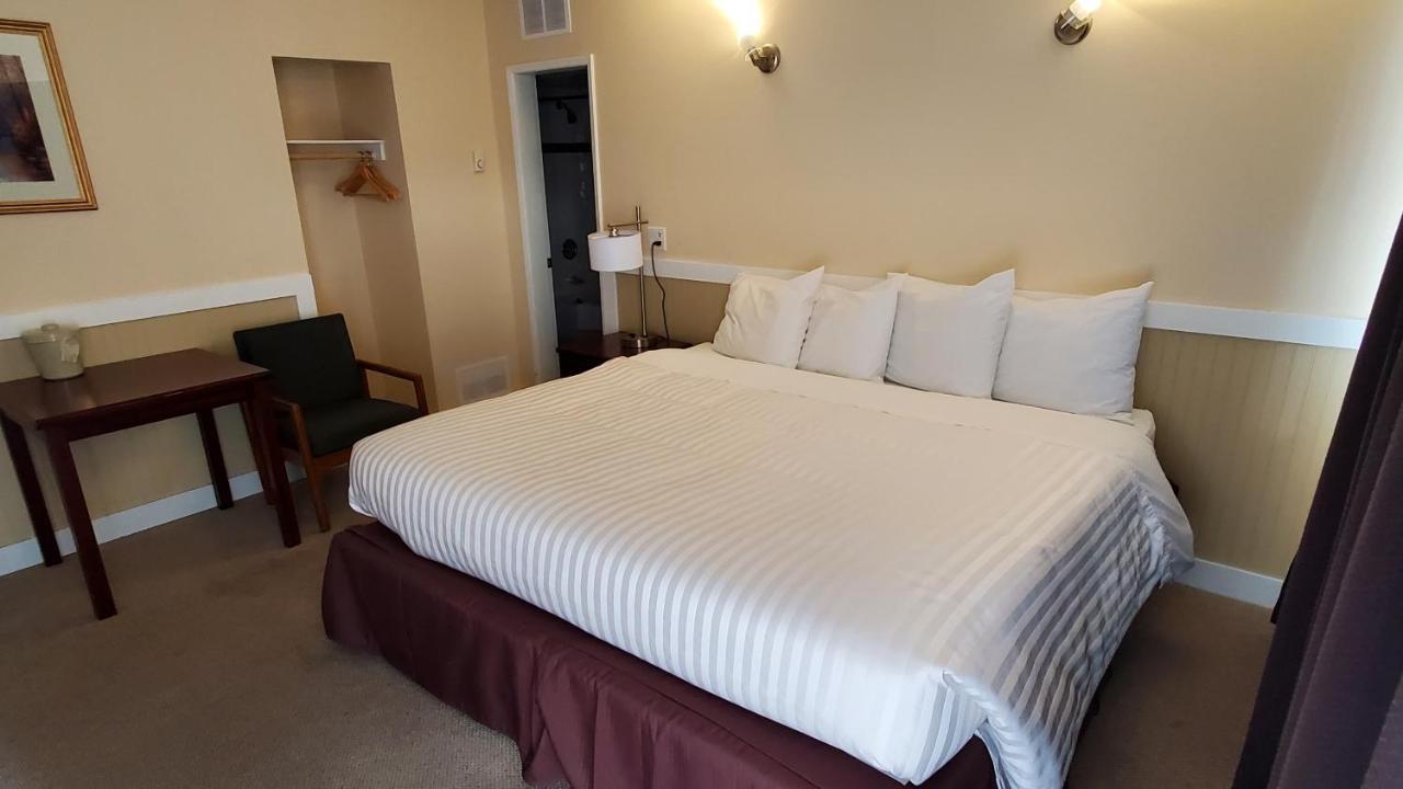 Comox Valley Inn & Suites 코트니 외부 사진