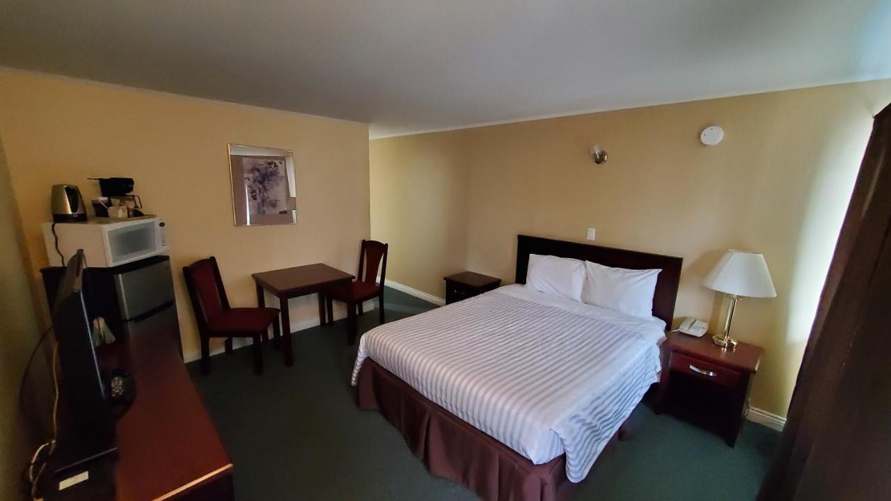 Comox Valley Inn & Suites 코트니 외부 사진